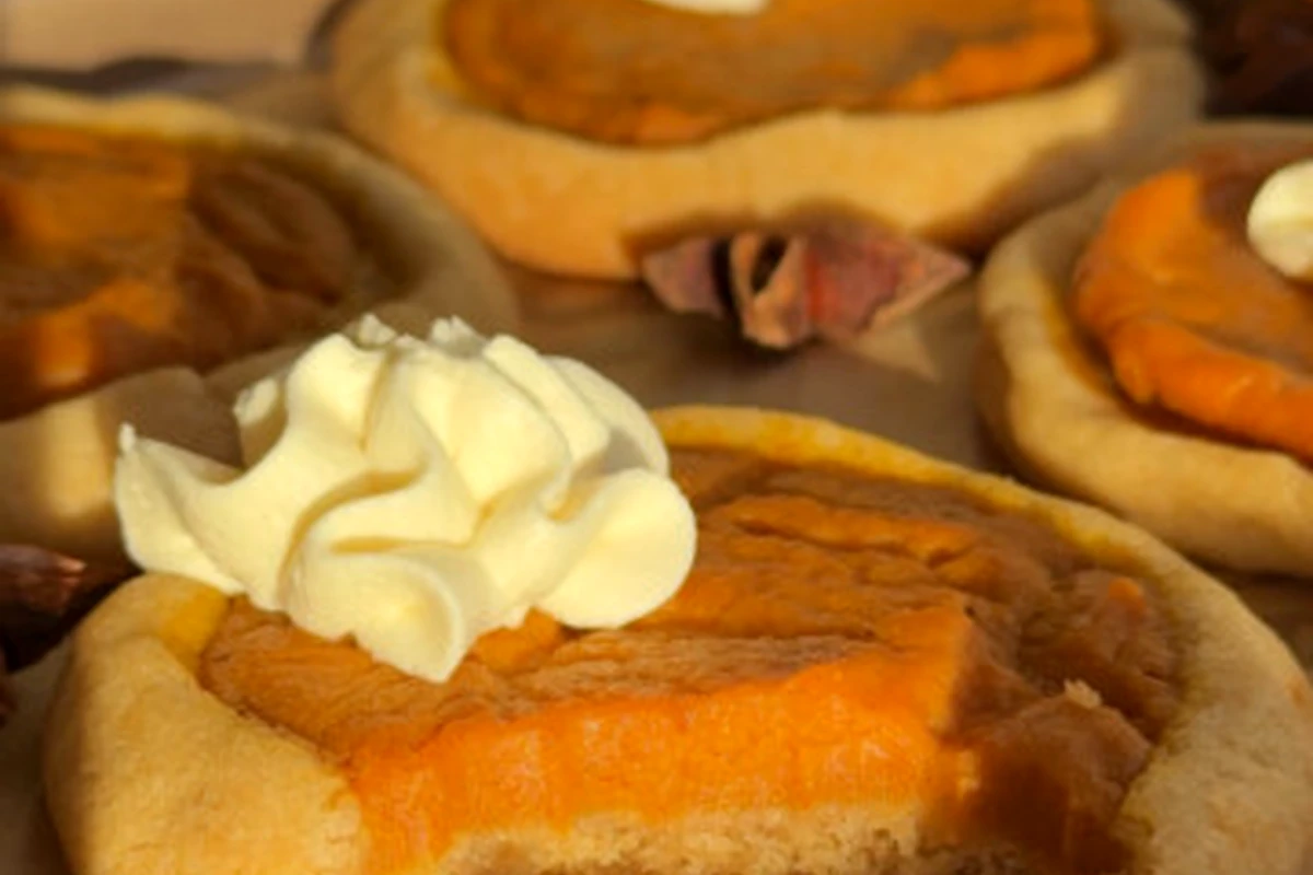 Pumpkin Pie Cookies Recipe – Easy, Soft & Delicious Fall Treat 3 Homemade pumpkin pie cookies with creamy pumpkin filling and whipped cream